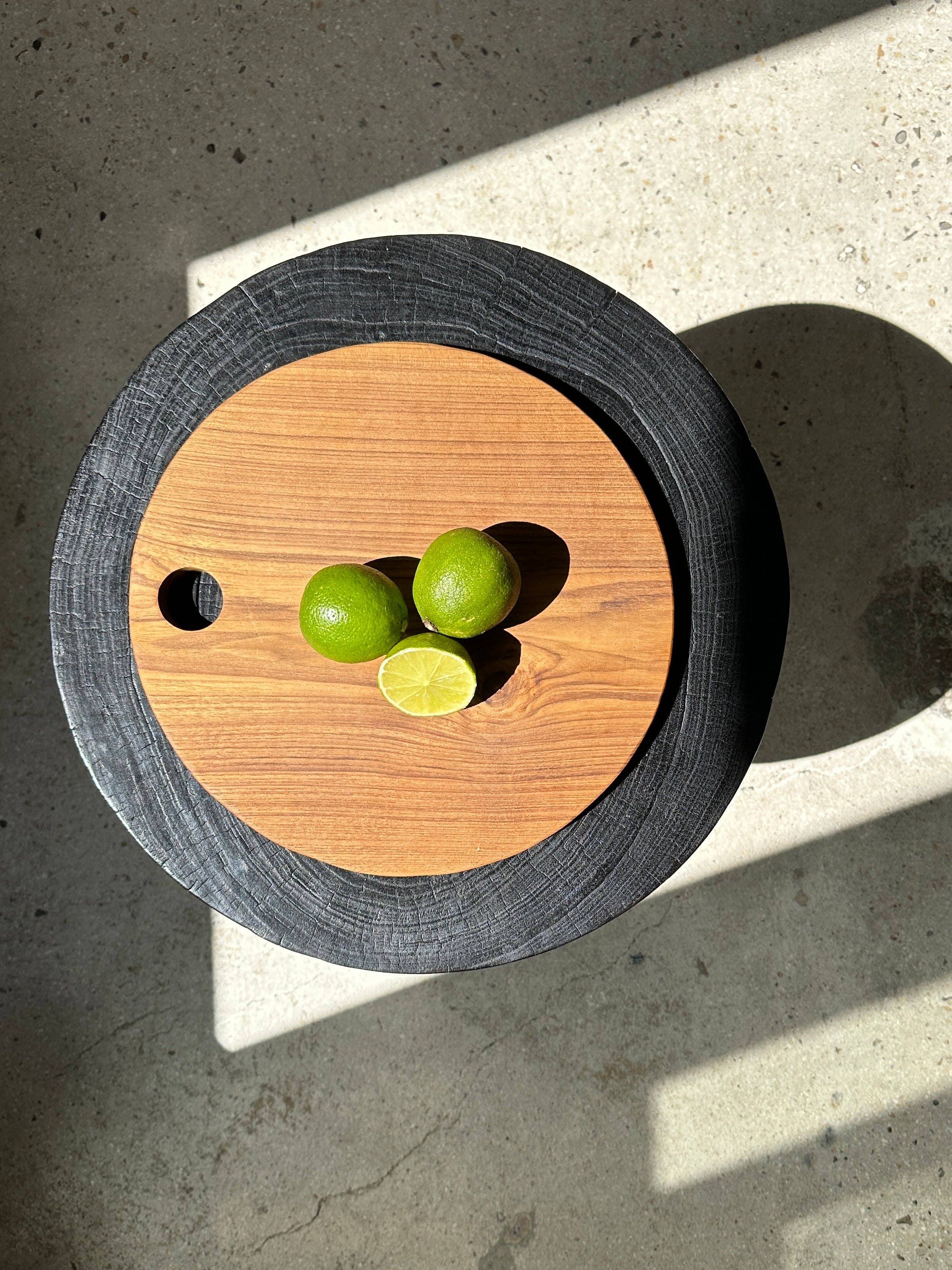 Office Objets – wholesale Skärbräda – Rund skärbräda i urholkad teak D:30108