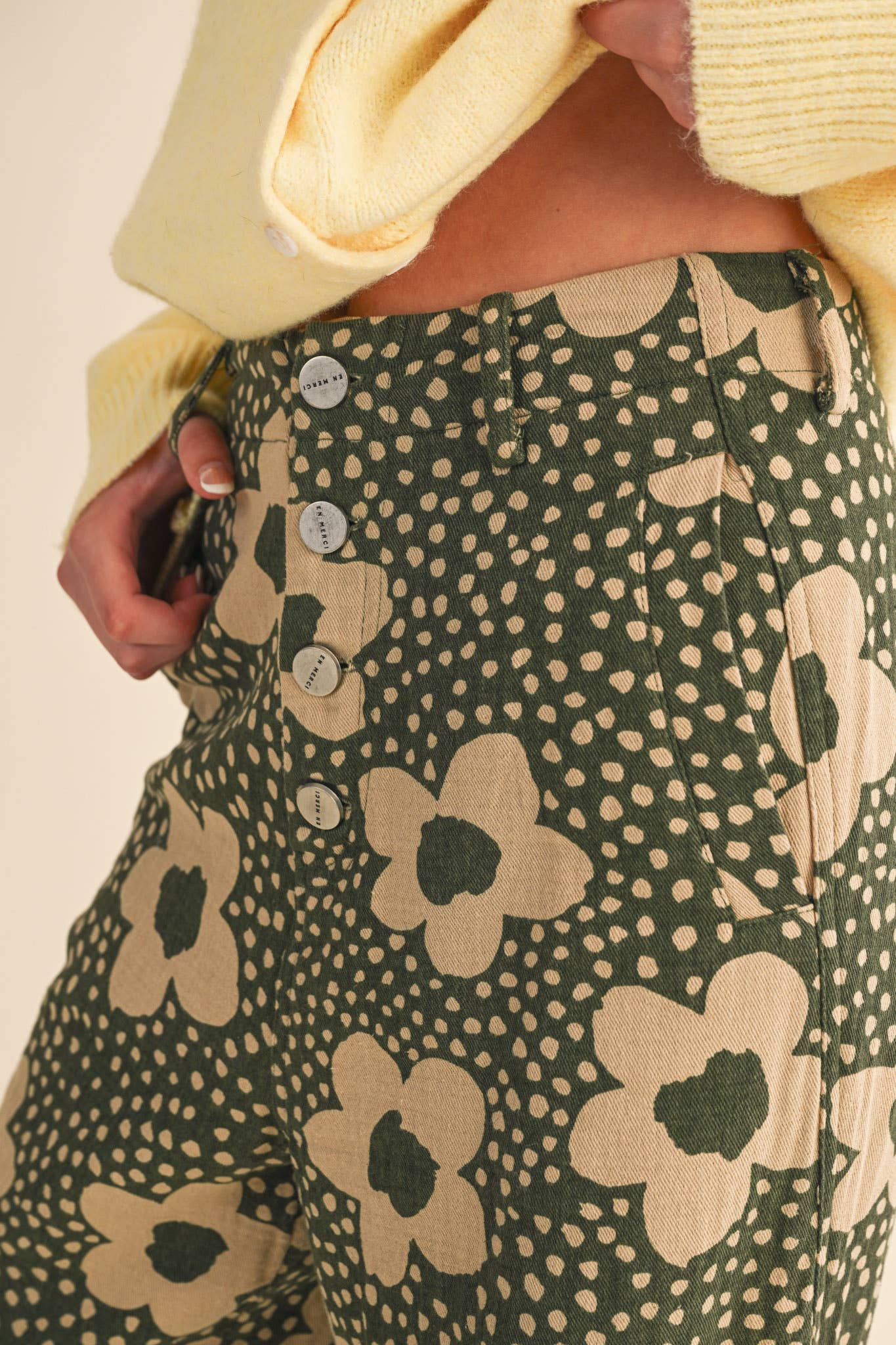 &MERCI - Wholesale Pants - Women's - FLORAL PRINT HIGH WAISTED PANTS MP421427