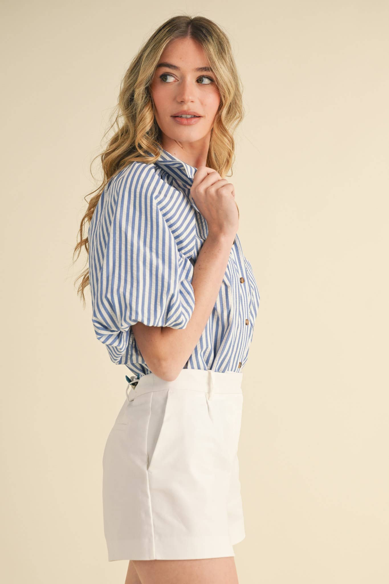 &MERCI – Engroshandel Skjorte med buttondown – til kvinder – STRIBET BOBLEÆRME KNAPNED TOP MTP33299