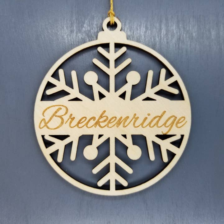 Souvenir de flocon de neige en bois Breckenridge Ornament - 15372 pour la vente par Happy Wood Products