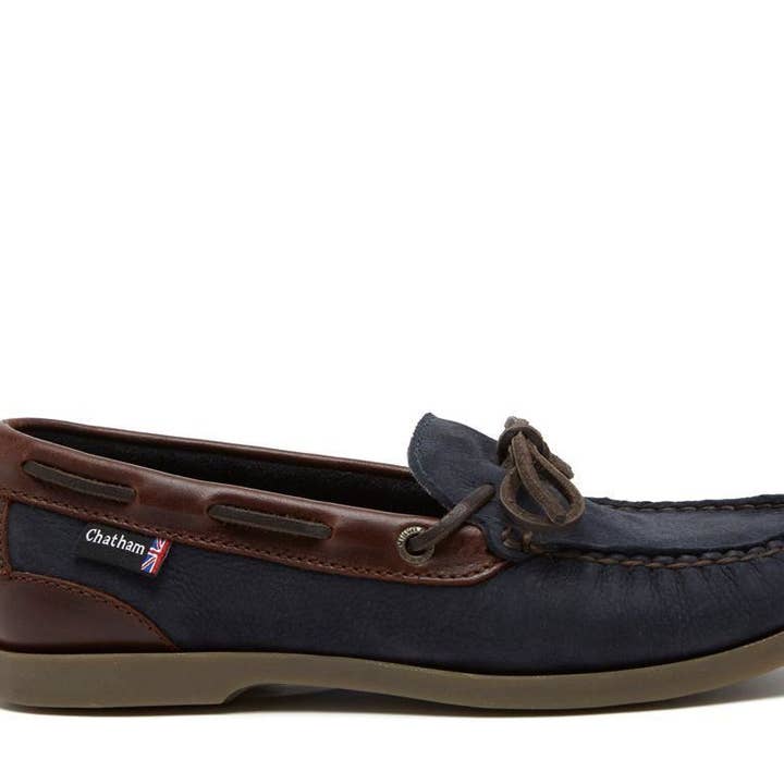 Chaussures bateau en nubuck premium Olivia G2 pour femmes de Chatham en 2 options de couleur, tailles 3 à 9 pour la vente par Brooklyn Big & Tall