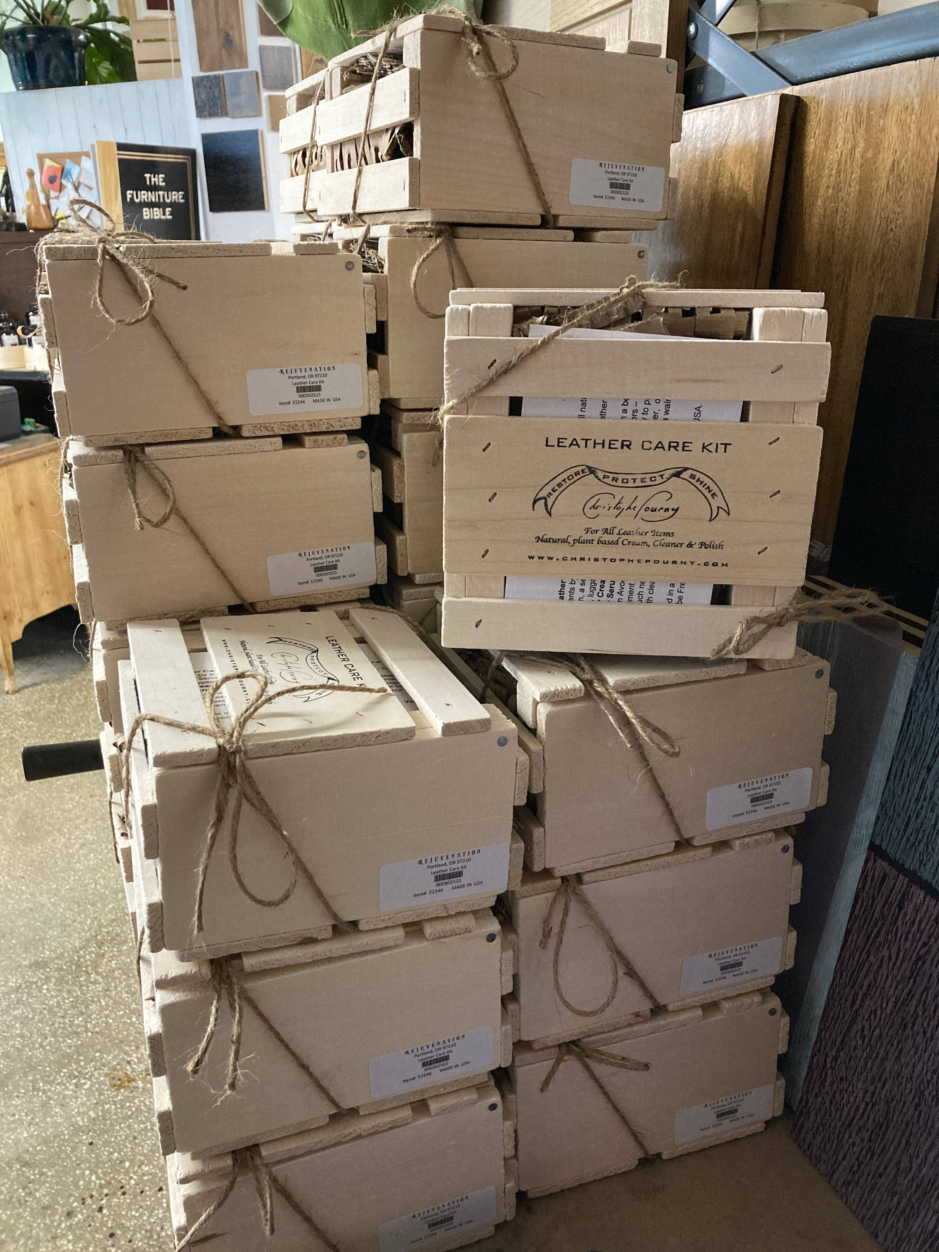 Christophe Pourny Studio – Kits e conjuntos de cuidados com calçado por atacado – Kit de cuidados de couro3