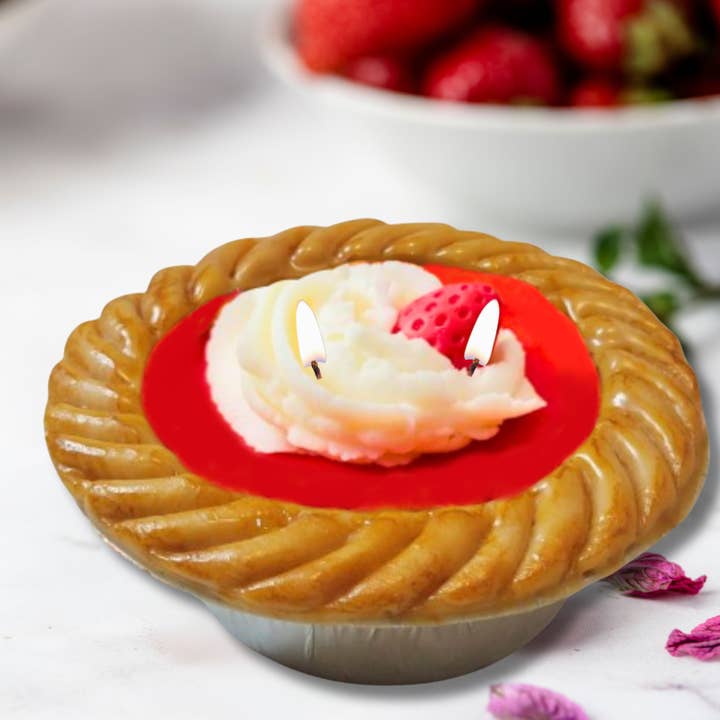 Cafe Delights Strawberry Rhubarb Pie Scented Soy Wax Candle for wholesale by Toybox Fashions