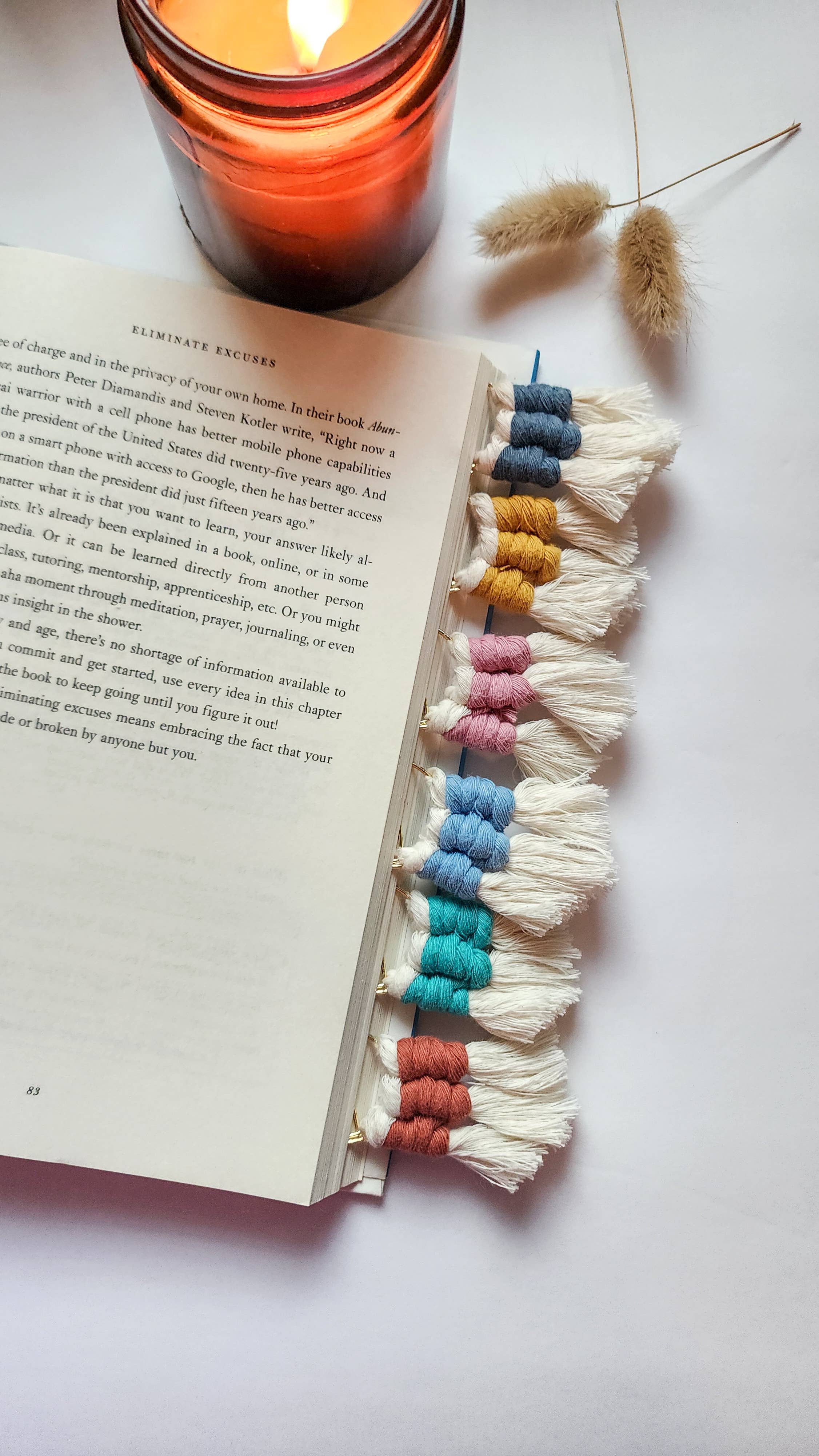 Handmade By Uruba – Engroshandel Bogmærke – Håndlavet bogmærke med kvaster | Feriegave til boghelskere5