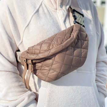 Purchase Wholesale puffer crossbody. Free Returns & Net 60 Terms on Faire