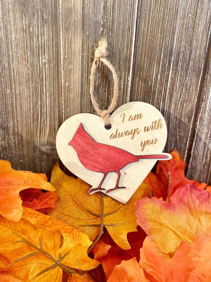 Ornement Cardinal pour la vente par Running Flamingo Designs