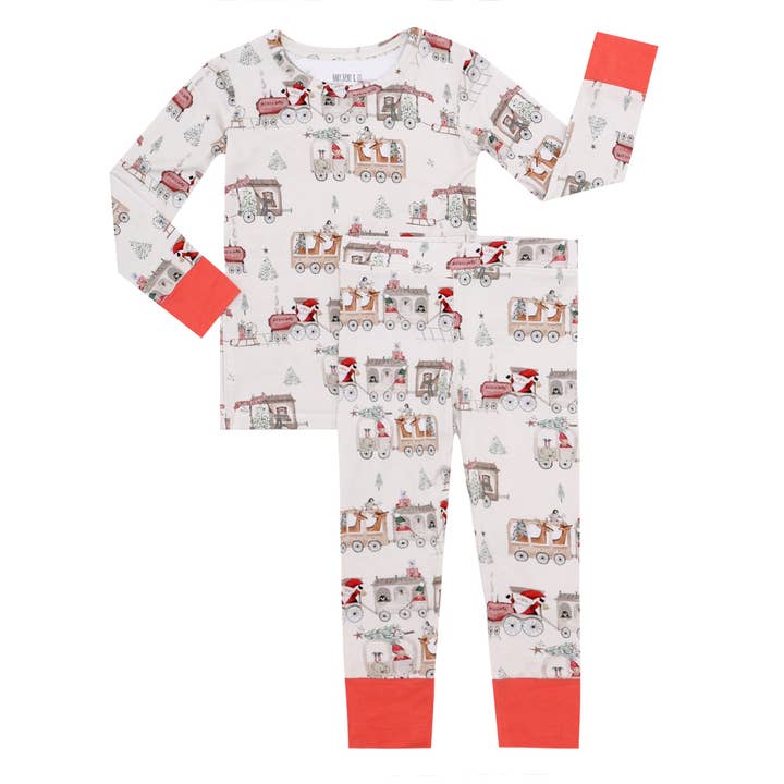 Pyjama deux pièces Santa's Express pour la vente par Baby Bean & Co.
