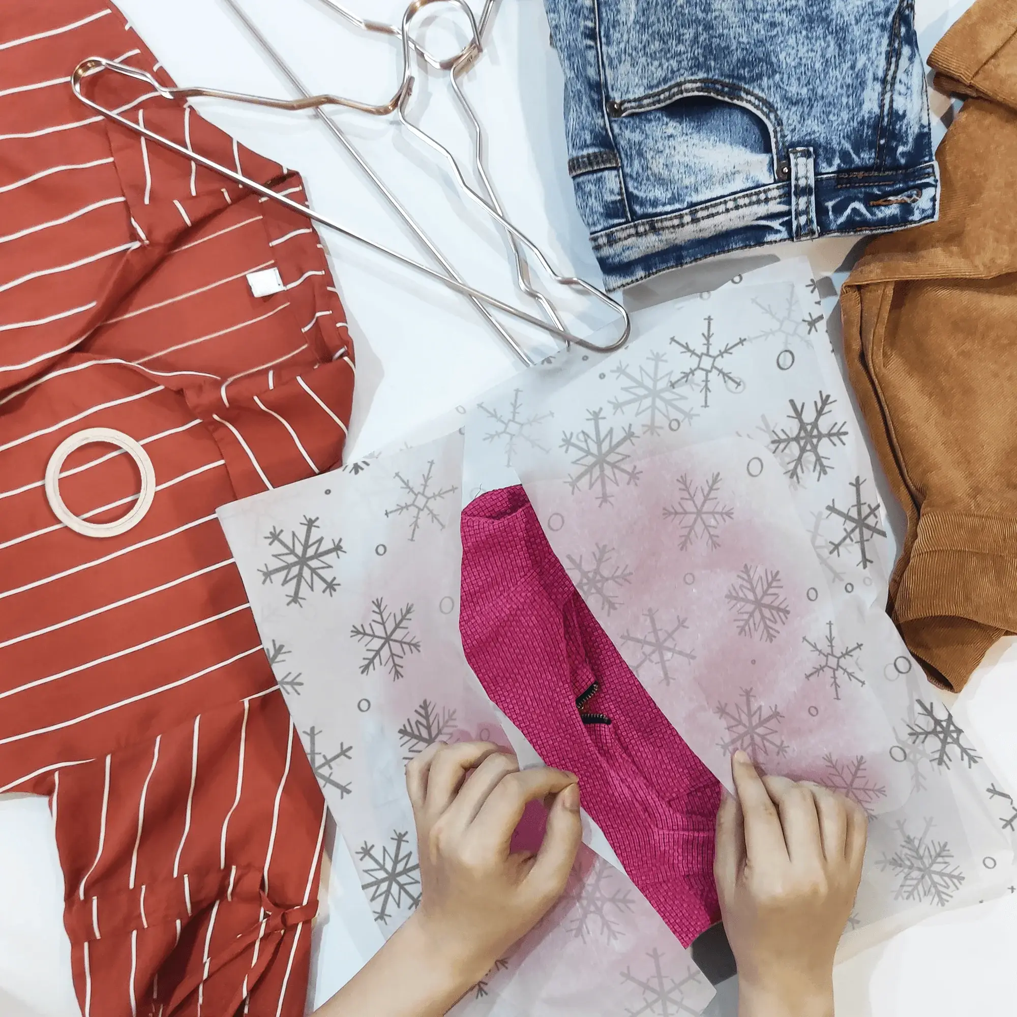 Eleven Fashion – wholesale Tissue paper – Snowflake Designer Premium Printed Tissue Paper6