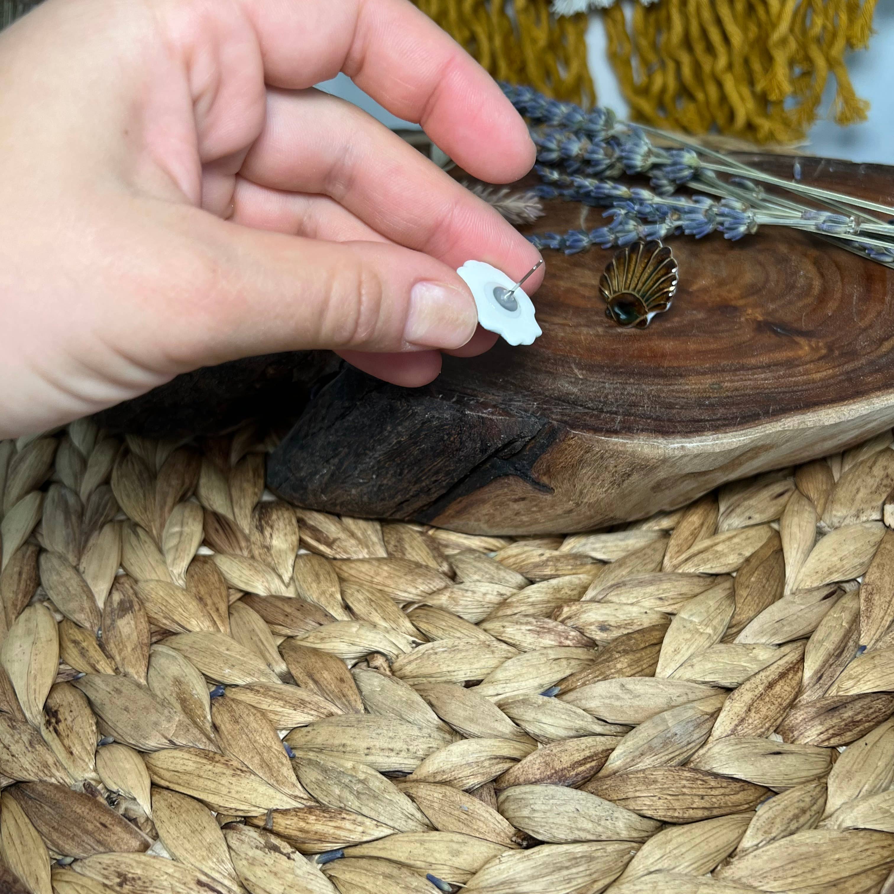 Wolf and Clay Pty Ltd - Vente Clous d'oreille - Mira - Sea Shell - Clous d'oreilles en porcelaine5