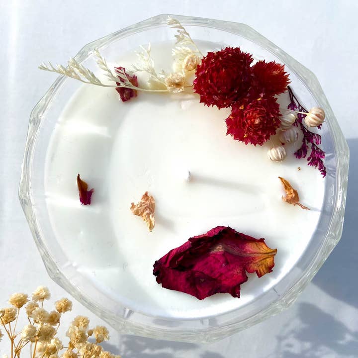 Zéphyr - Handmade Scented Candle Cotton Flower and Dried Flowers and other Purchase Wholesale bière zéphyr. Free Returns & Net 60 Terms on Faire trending on Faire.