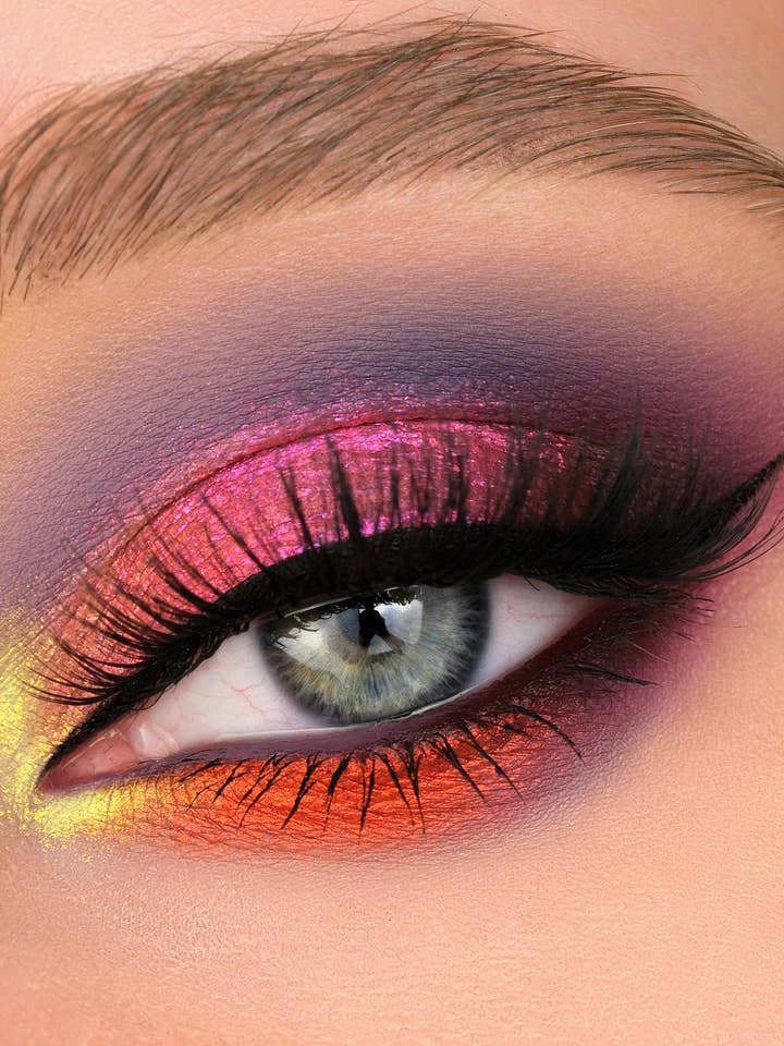 Skylight Opal Multichrome Loose Eyeshadow for wholesale by Karla Cosmetics