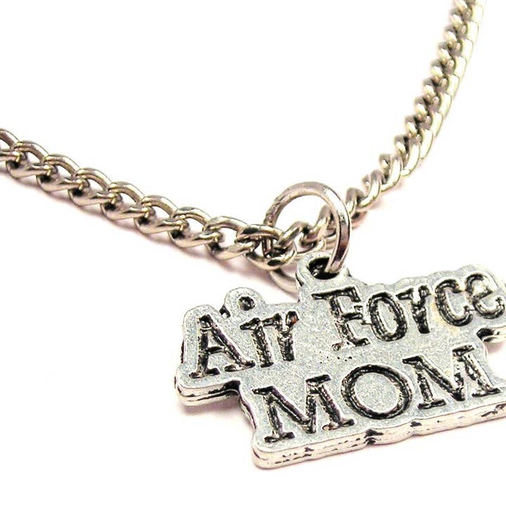 Collier à breloque simple maman de l'Air Force pour la vente par Chubby Chico Charms