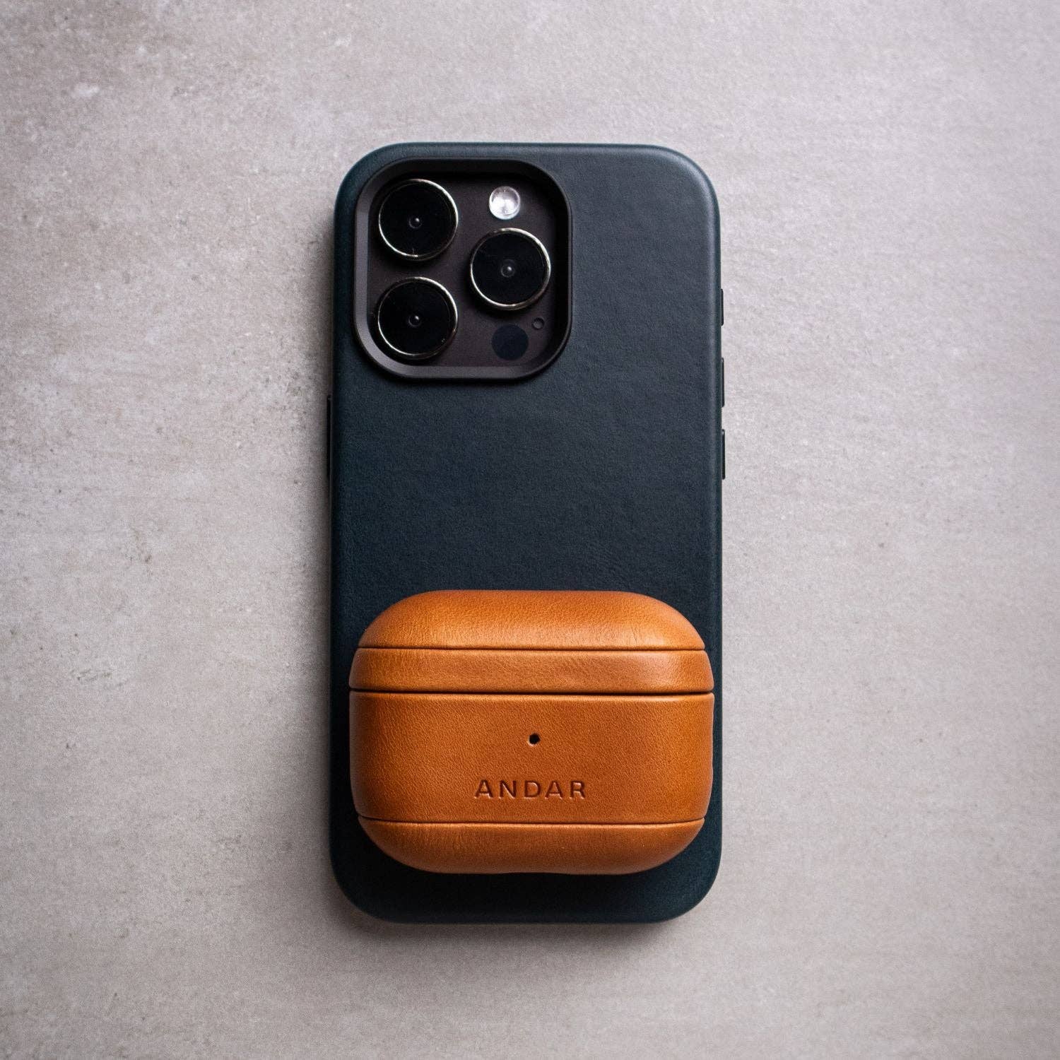 Andar - Wholesale Phone Case - Unisex - The Aspen Full Grain Leather iPhone Phone Case with MagSafe127