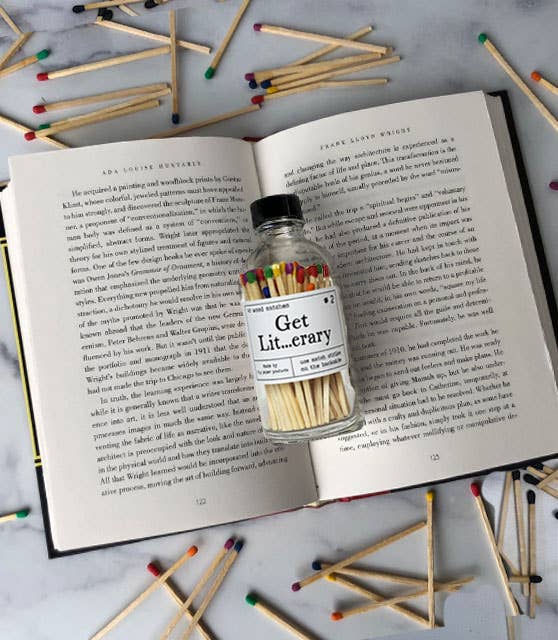 Fly Paper Products – Engroshandel Tændstikker – Get Lit...erary sikkerhedstændstikker i regnbue- eller sortflaske3