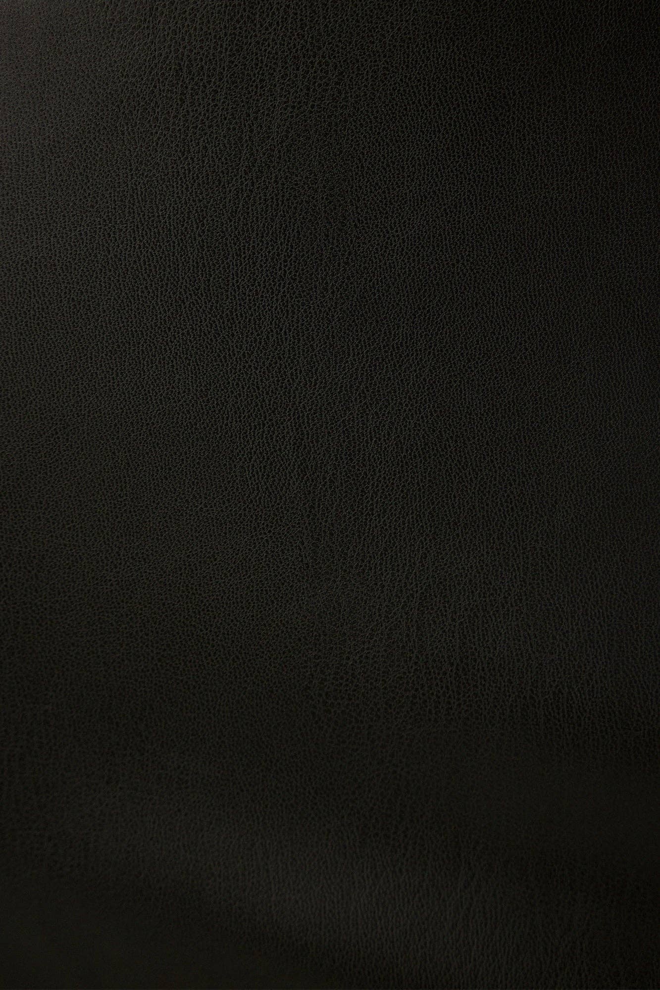 Nero Gonna lunga a trapezio in ecopelle nera con volant in vendita all'ingrosso su Faire3