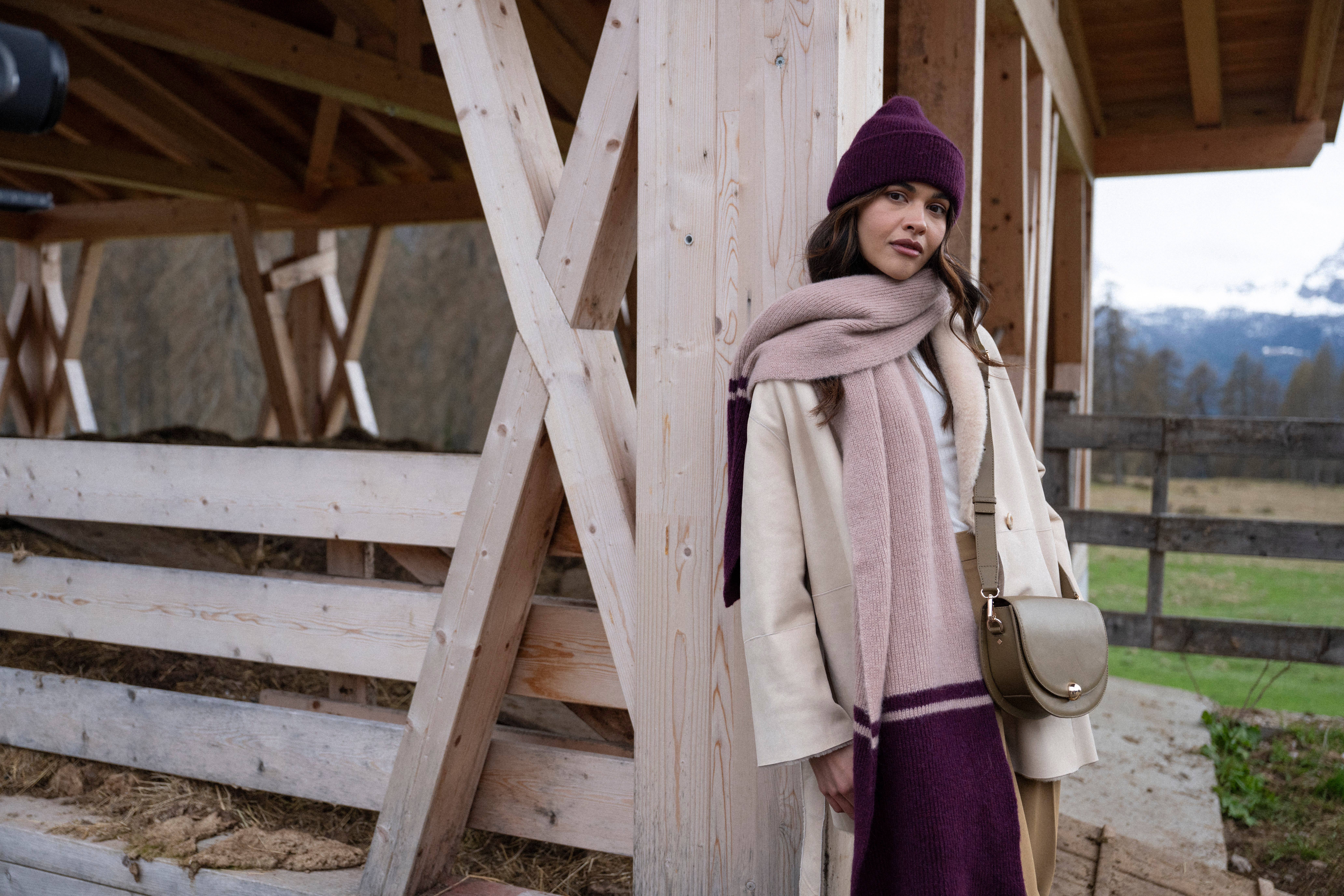 Maradji - Wholesale Scarf - Women's - MAXI SCARF ALPACA WOOL FROST MOCHA FIG1