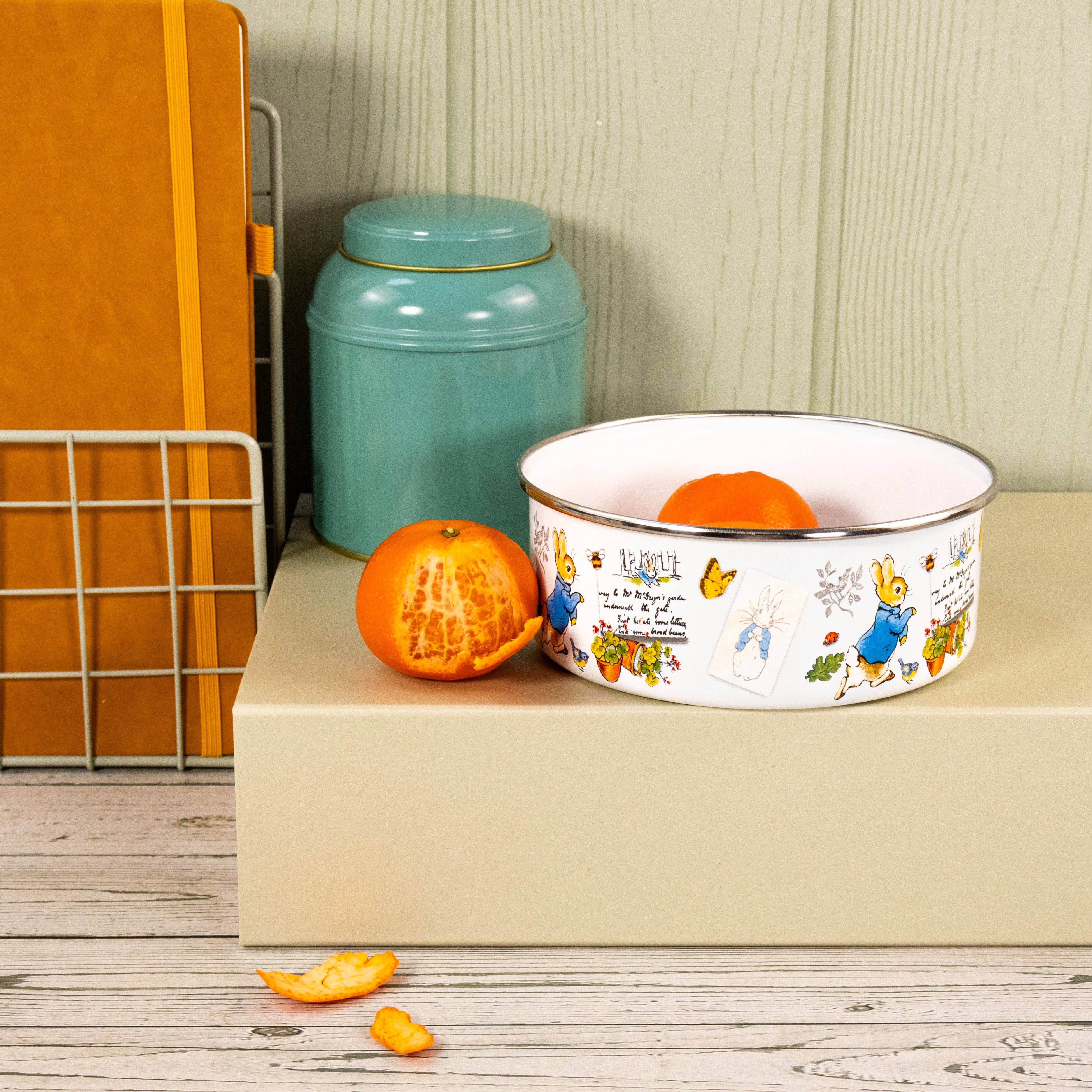 Robert Frederick Ltd – wholesale Bowl – Peter Rabbit Enamel Bowl - Classic Beatrix Potter Design2