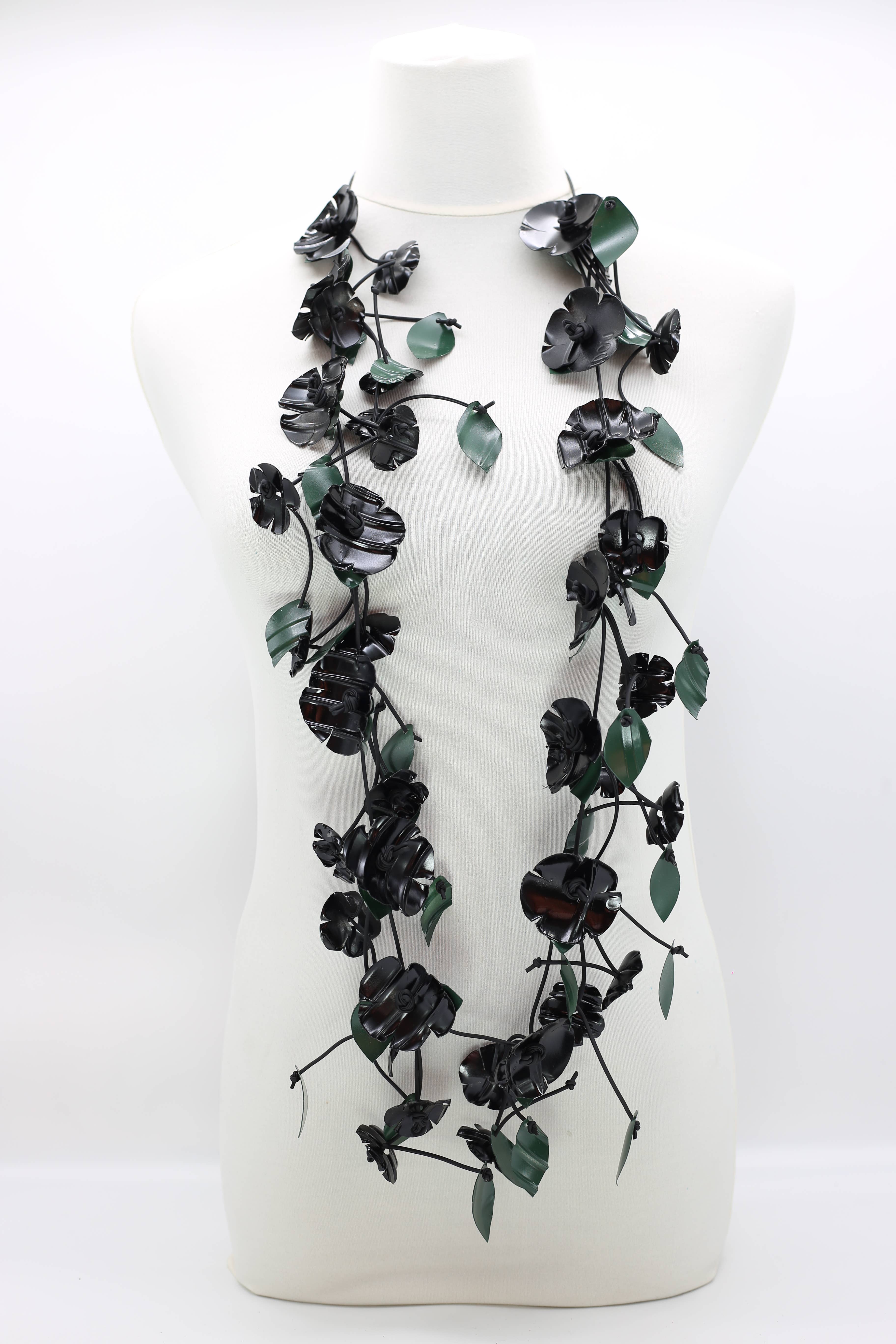 Jianhui London - Vente Colliers plastrons - Bouteilles en plastique recyclées Coquelicot avec colliers de feuilles4