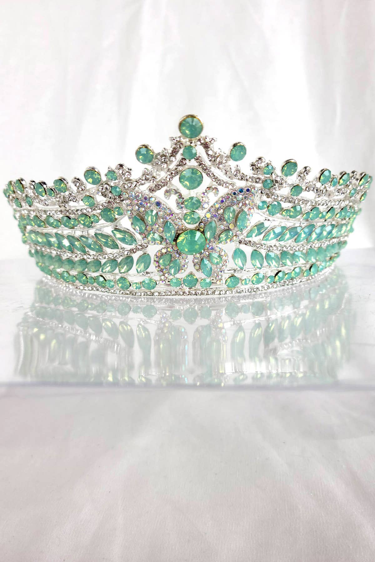 Chicas – Großhandel Tiara – Damen – Schmetterlings-Tiara mit Juwelen und Edelsteinen HT95511