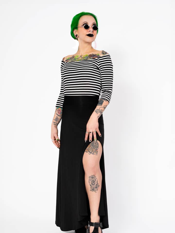 Gonna Plan 9 con pantaloncini - maglia nera per la vendita all'ingrosso da parte di Putré-Fashion