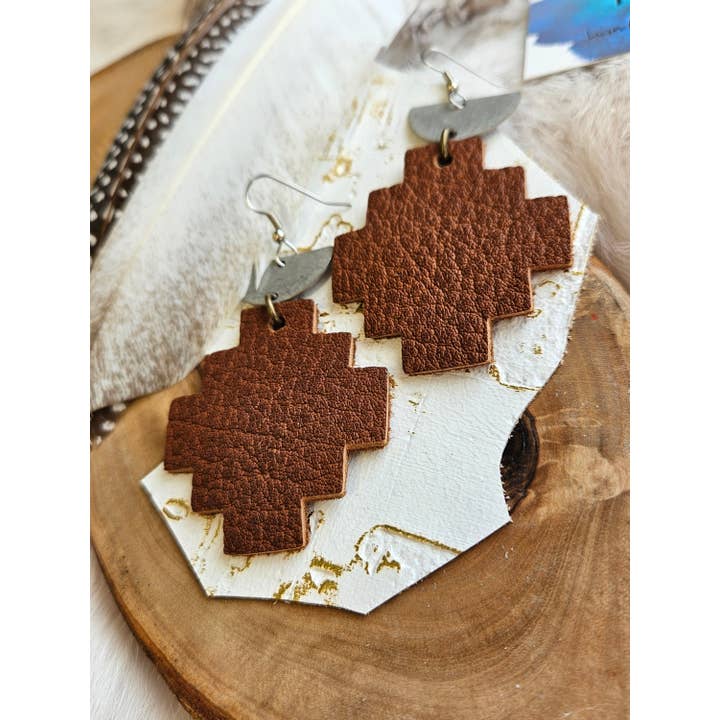 Native Leather Co - Vente Boucles d'oreilles pendantes - Boucles d'oreilles en cuir marron inspirées du sud-ouest avec dessus en argent5