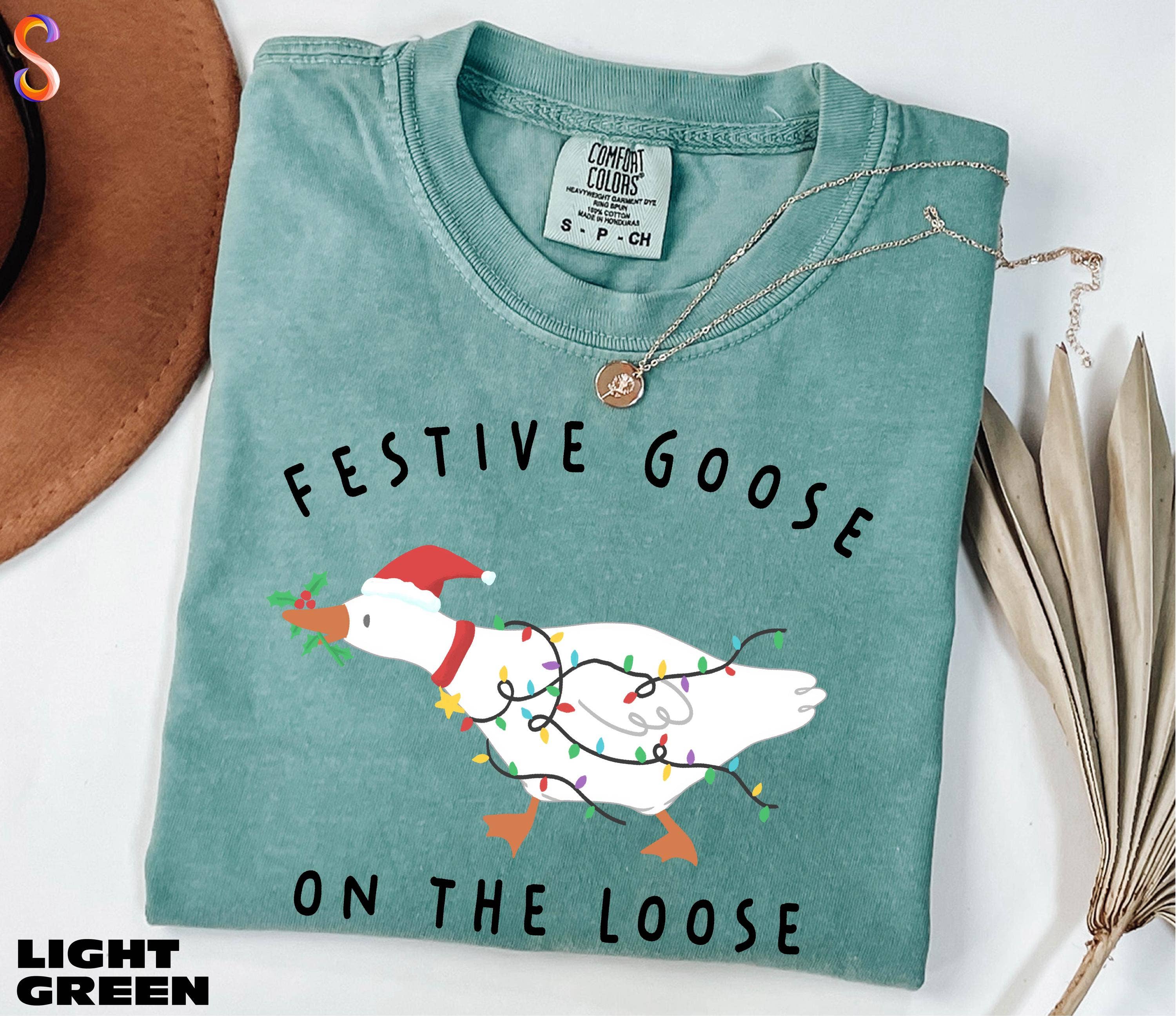 Glaime - Wholesale T-Shirt (Graphic) - Women's - Festive Goose On The Loose Shirt, Christmas Goose Sweater