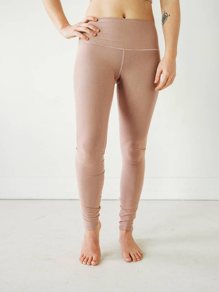 Blush Microstripe Yogahose für den Großhandel von Colorado Threads
