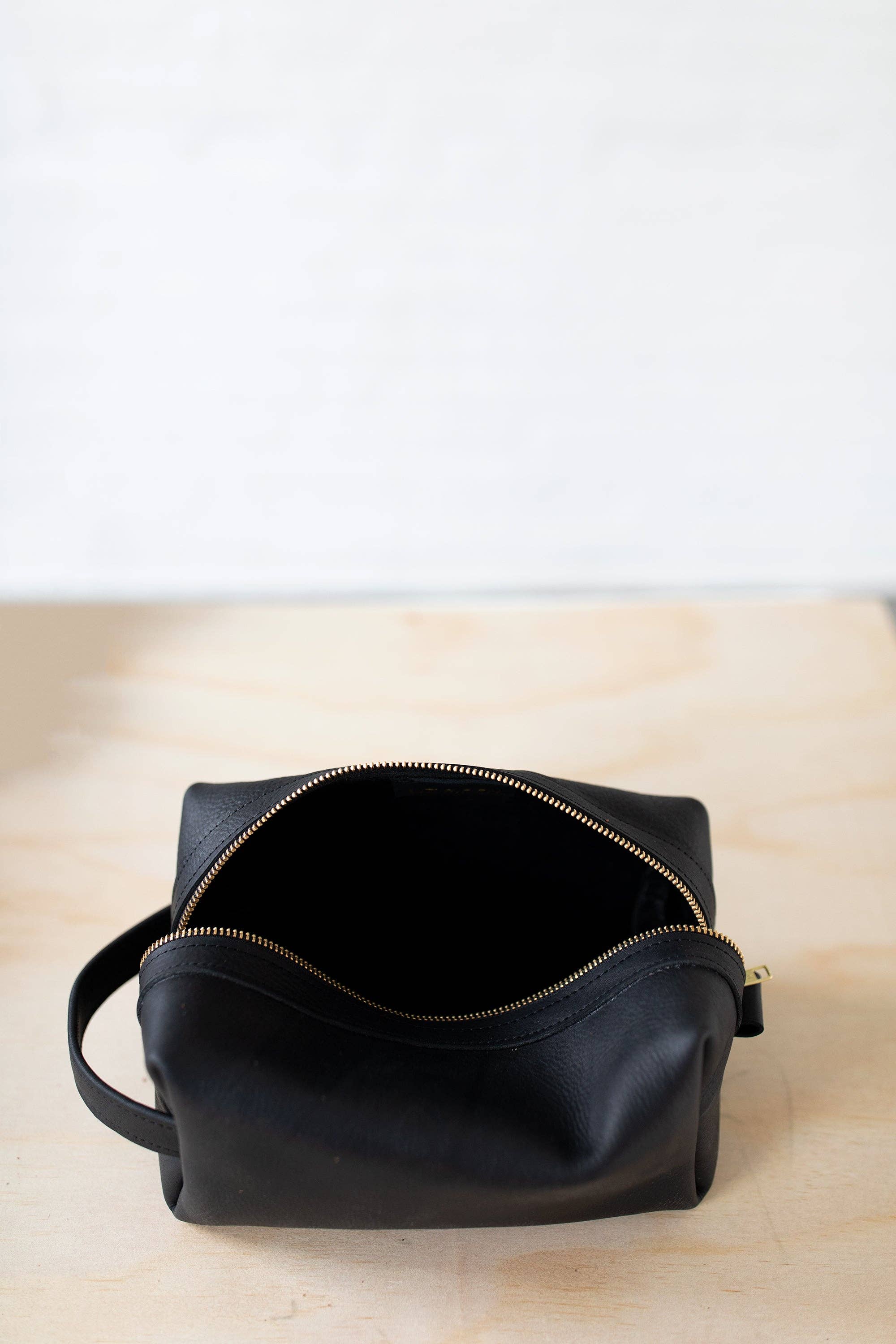 LIZ RIDEN - Wholesale Toiletry Bag - Unisex - Dopp Kits-Black2