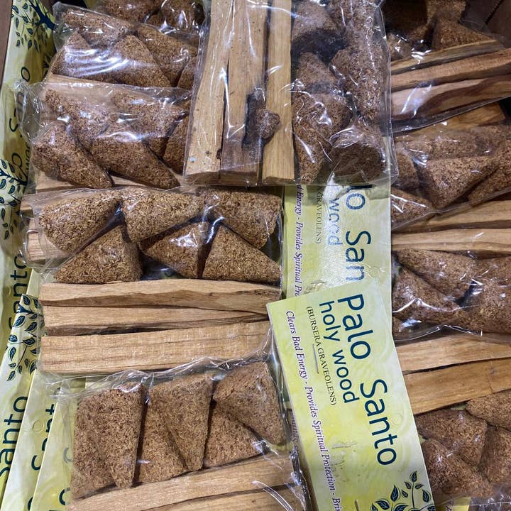 Quasar Gems USA – wholesale Spiritual stone/crystal – Palo Santo Cones and Sticks Set5