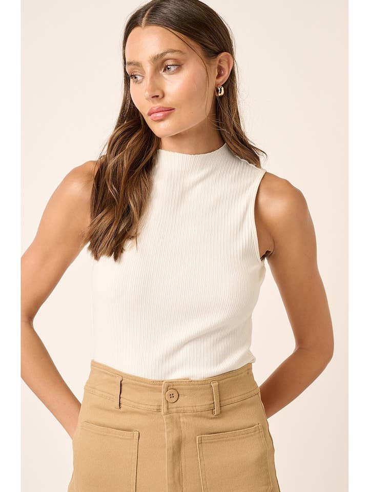 HAUT SANS MANCHES EN TRICOT CÔTELÉ J14529 AVEC BORDS DÉCOUPÉS pour la vente par mittoshop