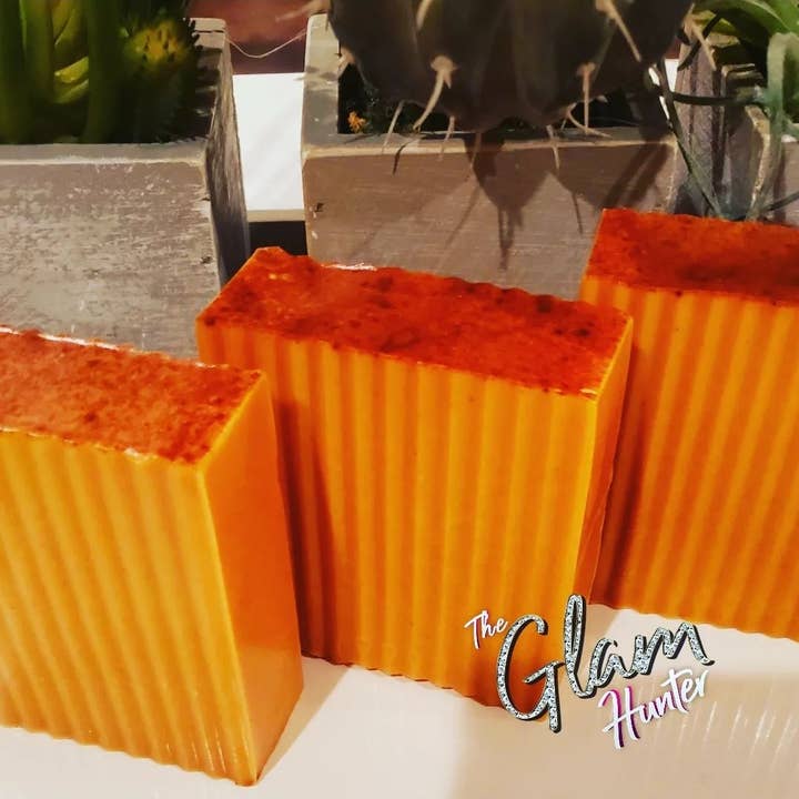 10 Mørk plet gurkemeje og calendula barer for engroshandel hos The Glam Hunter