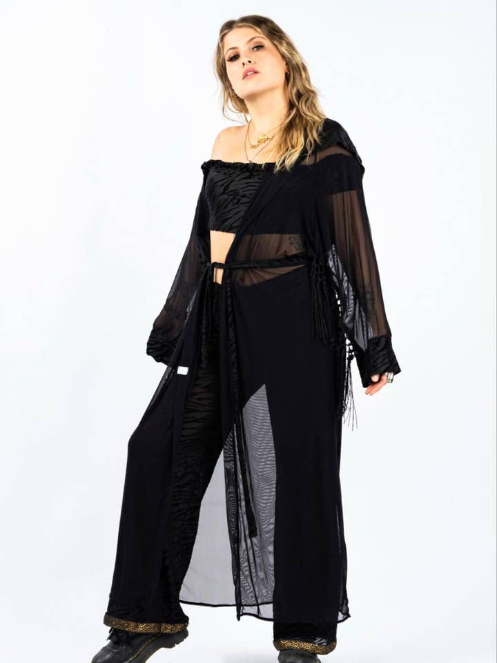 Robe à capuche transparente, sexy et respirante, tenue de festival et de villégiature pour la vente par Radiant Robes