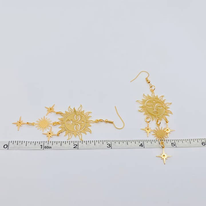 Mio Queena – wholesale Dangle earrings – Golden Sun Face Star Pendant Earring - MS 2