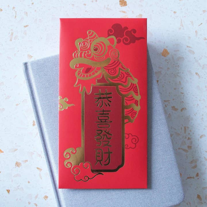 Enveloppe rouge « Danse du lion » dorée pour la vente par Hop & Flop