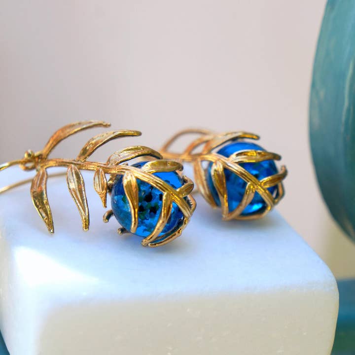 Boucles d'oreilles de luxe écologiques plaquées or Araucaria pour la vente par Mother Nature Jewelry