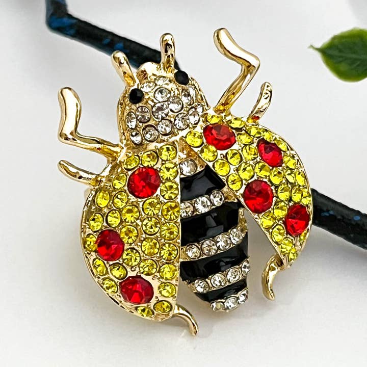 Vintage Rhinestone Beetle Ring–Handcrafted Insect Statement for wholesale by mildstyles