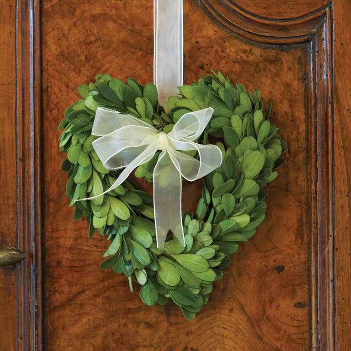 Napa Home & Garden - Wholesale Wreath - Boxwood Heart-Shaped Wreath1