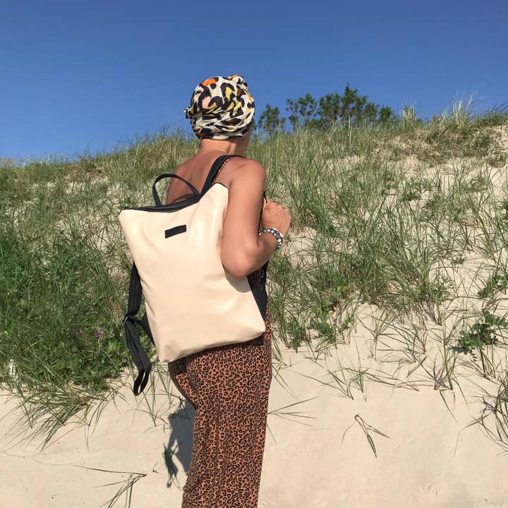 LeaF - Wholesale Rugzak - Dames - Leren rugzak, Paarse rugzak, Omvormbare rugzak8