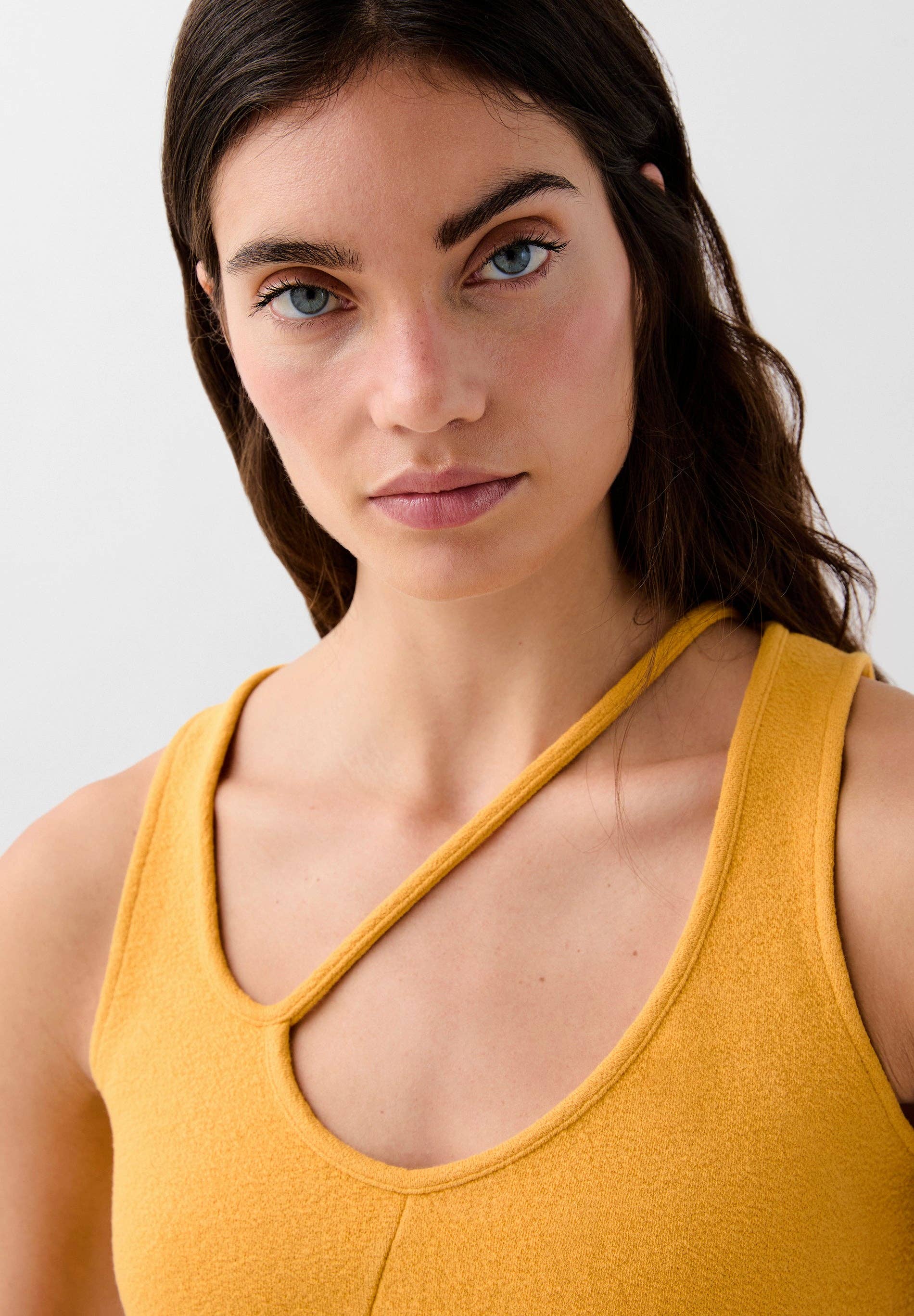 Robin - Wholesale Knit Top - Women's - Asymmetric Top with Opening3