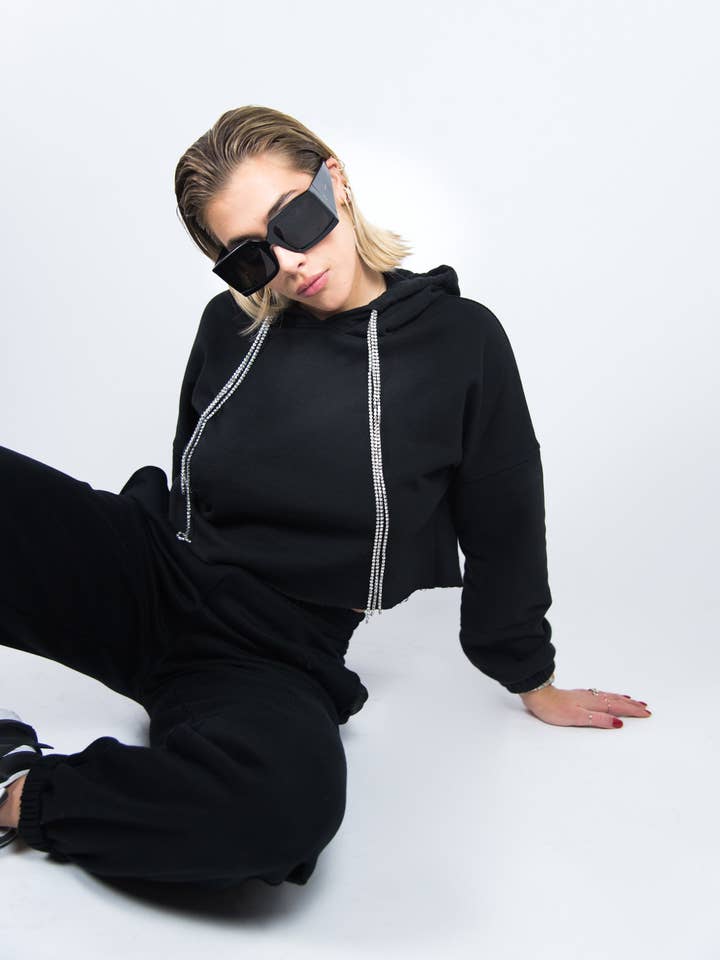 model 14 sort for engroshandel hos Moontracksuit