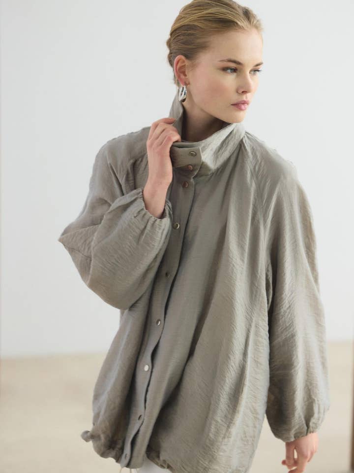 Casaco Bomber com Gola Alta Franzida em Vison por atacado de Kadriye Baştürk