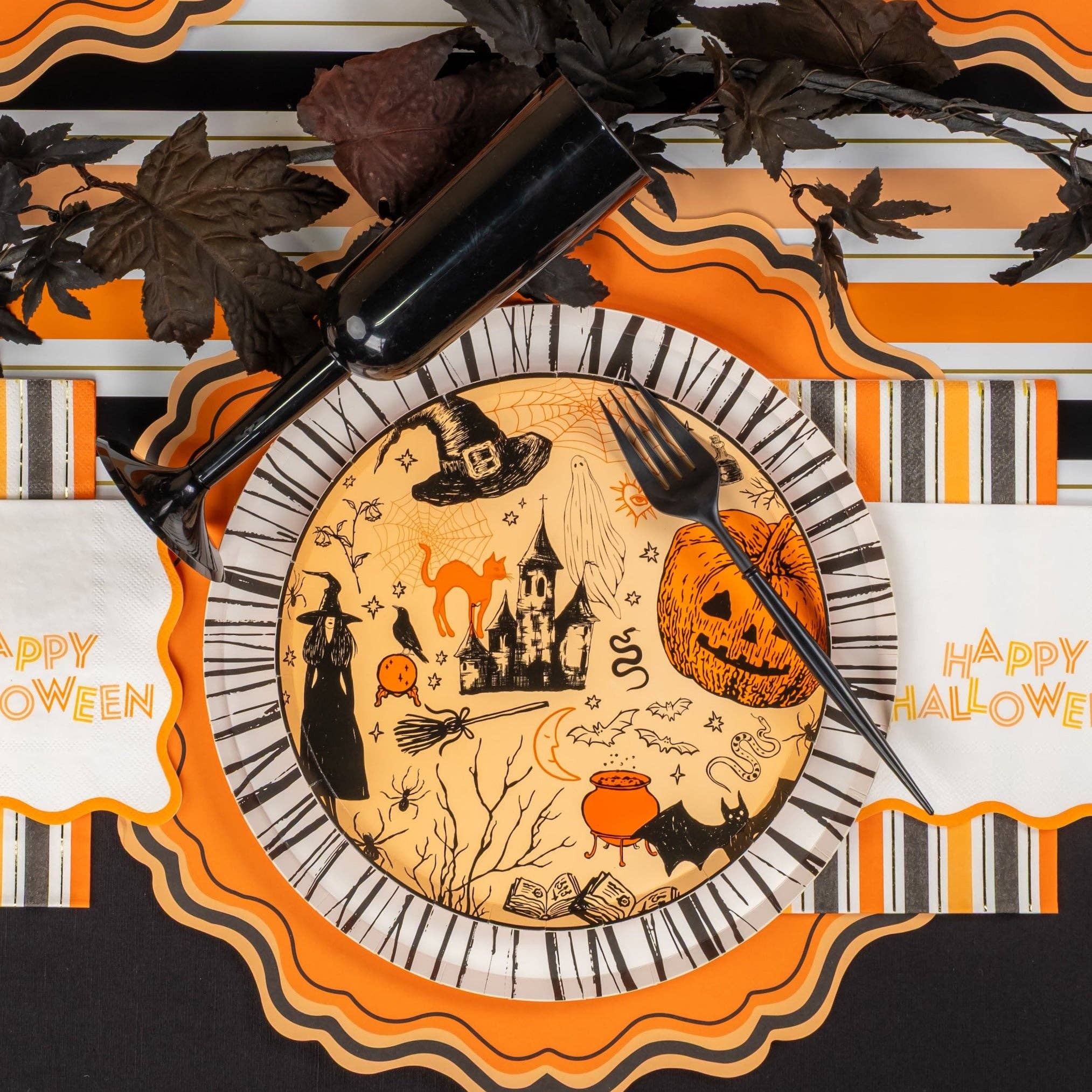 Gatherings by Curated Paperie – wholesale Engångsplatta – HAL25-DP5 Små tallrikar med Halloween-ikoner1