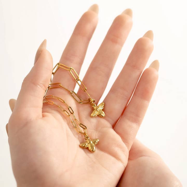 WJW - Wholesale Jewelry Set - 18K Gold PVD Mommy & Me Bee Matching Charm Necklace Set6