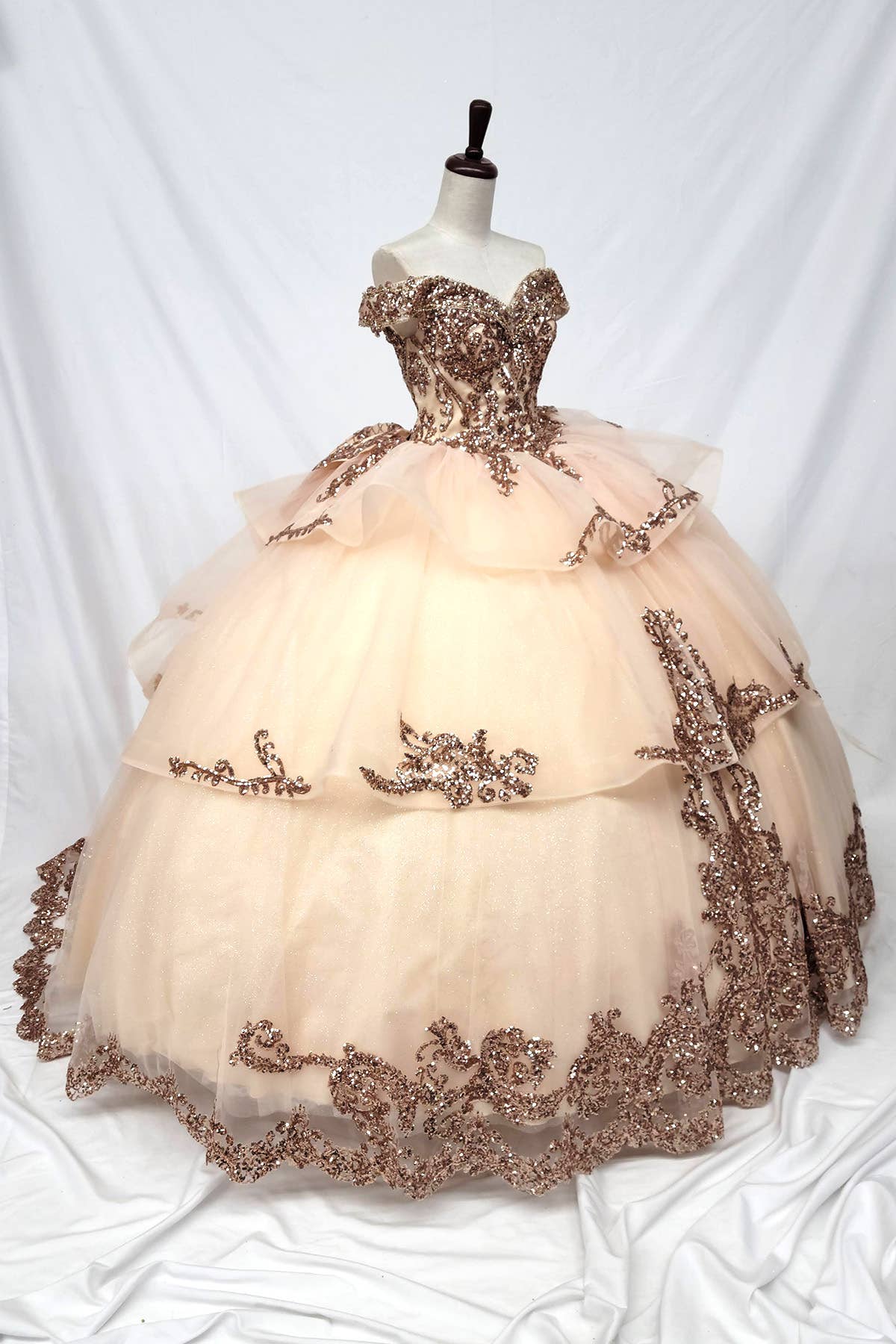 Chicas - Wholesale Dress - Women's - Multilayered Quince Dress With Bow and Sequins CHF30636