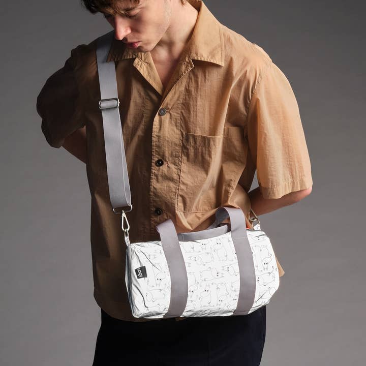 Week-end moyen réfléchissant à motif MOOMIN pour la vente par LOQI LLC