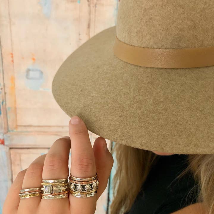 Baizaar - Wholesale Cocktail/Statement Ring - Sterling Silver Spinner Ring with 3 Stones