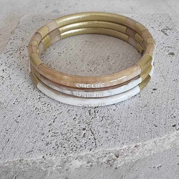 Le Coin Sauvage - Wholesale Bangle Bracelet - Horn Bangle Bracelet - Message - One Life - 5 mm2
