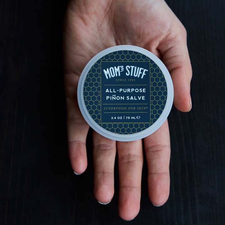 Mom's Stuff Salve - Vente Crème/baume/pommade cicatrisante - Piñon Salve tout usage - Pot en plastique pleine grandeur4