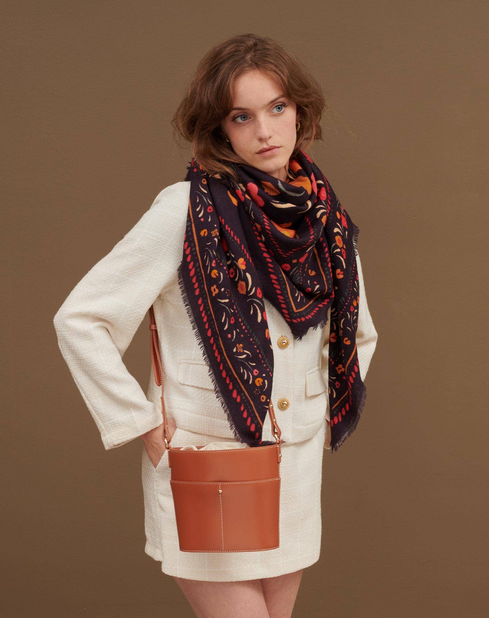 Maradji – Engroshandel Tørklæde - Dame – Tørklæde Balkan Navy i uld og silke2