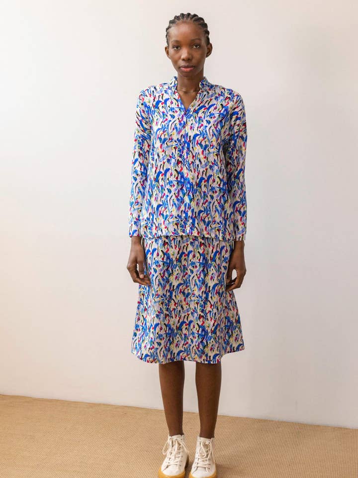 Blouse fluide imprimée de couleurs pour la vente par PAN Producto Básico